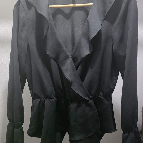 BCBGMaxAzria Classic Black Top - Picture 1 of 3